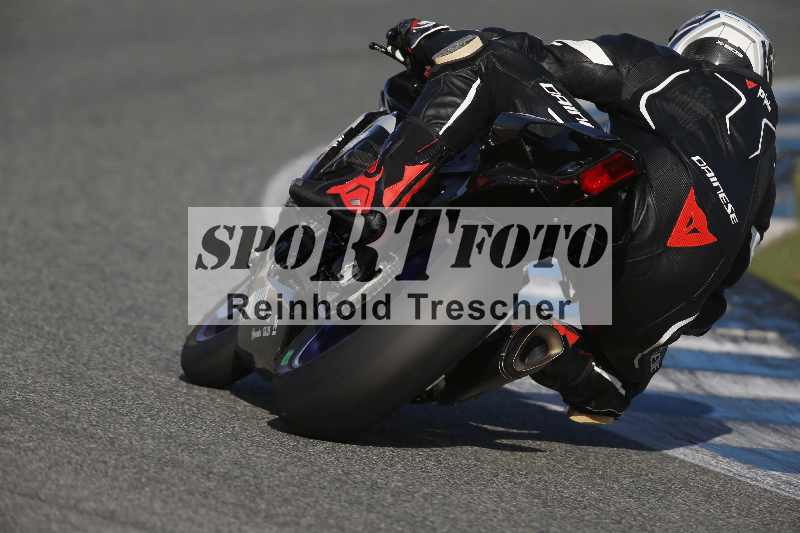 /Archiv-2024/02 29.01.-02.02.2024 Moto Center Thun Jerez/Gruppe blau-blue/backside